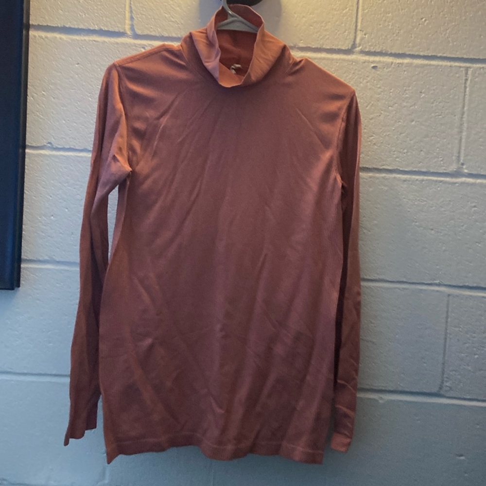 Lululemon turtle neck